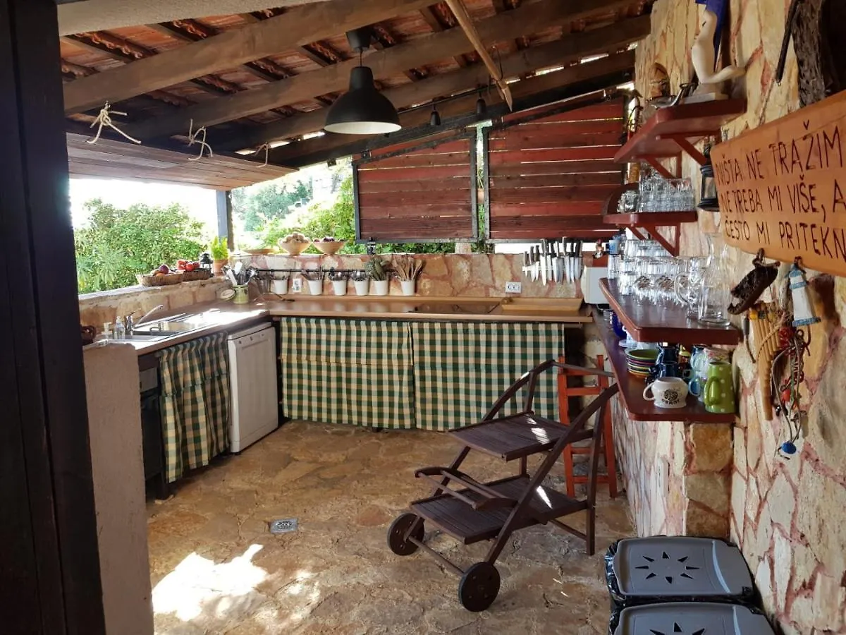 Luxury Villa - By The Sea, Summer Kitchen, Hot Tub, Sup, Boat, 5 Rooms, Wifi, Parking - Trogir Okrug Gornji Croatia