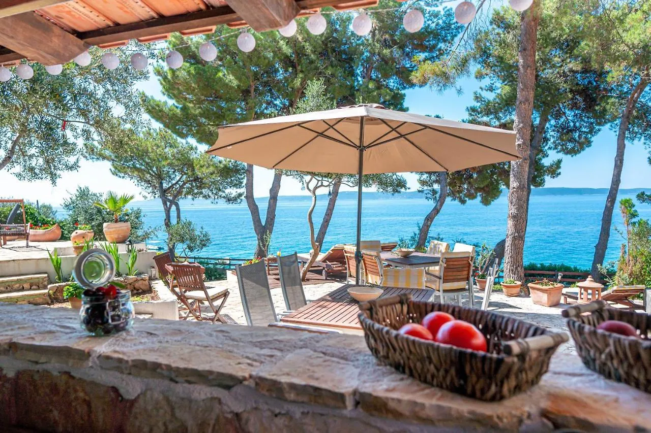 Luxury Villa - By The Sea, Summer Kitchen, Hot Tub, Sup, Boat, 5 Rooms, Wifi, Parking - Trogir Okrug Gornji 0*,  Croatia