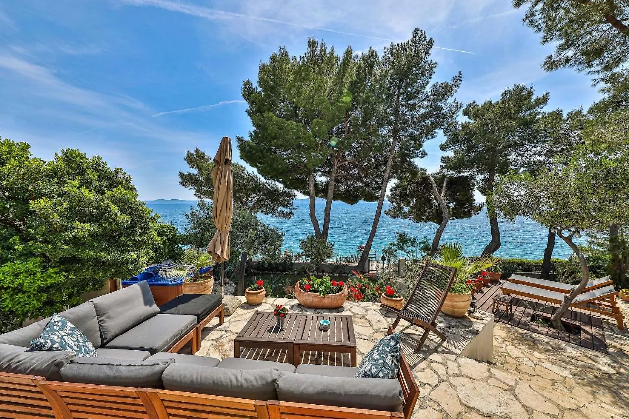 Luxury Villa - By The Sea, Summer Kitchen, Hot Tub, Sup, Boat, 5 Rooms, Wifi, Parking - Trogir Okrug Gornji