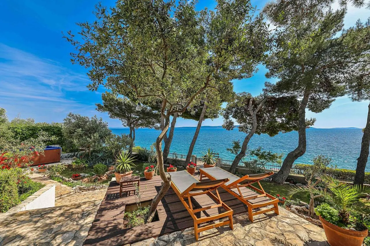 Luxury Villa - By The Sea, Summer Kitchen, Hot Tub, Sup, Boat, 5 Rooms, Wifi, Parking - Trogir Okrug Gornji Croatia