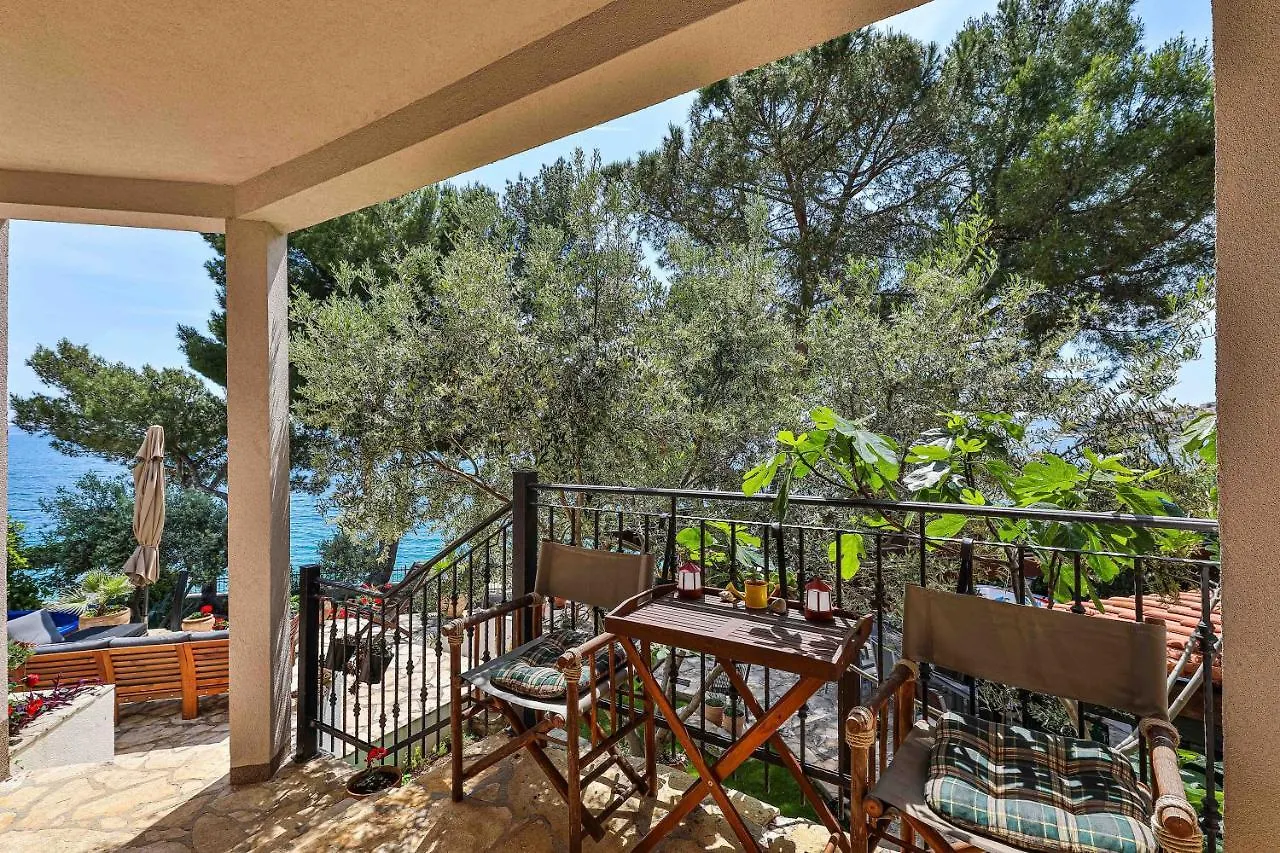 Luxury Villa - By The Sea, Summer Kitchen, Hot Tub, Sup, Boat, 5 Rooms, Wifi, Parking - Trogir Okrug Gornji
