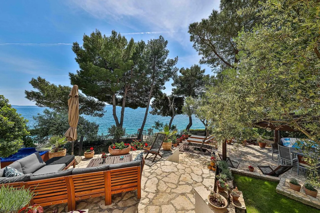 Luxury Villa - By The Sea, Summer Kitchen, Hot Tub, Sup, Boat, 5 Rooms, Wifi, Parking - Trogir Okrug Gornji Croatia
