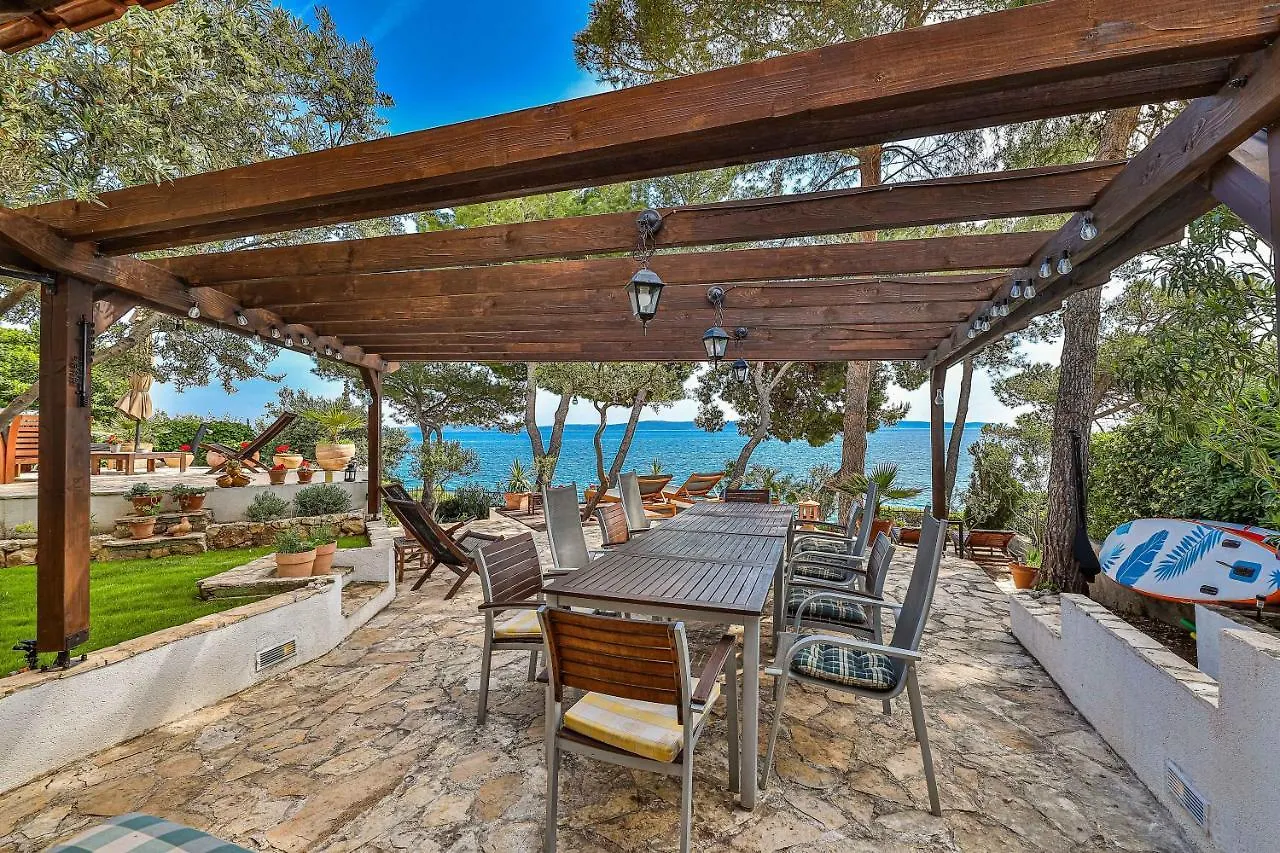 Luxury Villa - By The Sea, Summer Kitchen, Hot Tub, Sup, Boat, 5 Rooms, Wifi, Parking - Trogir Okrug Gornji 0*,