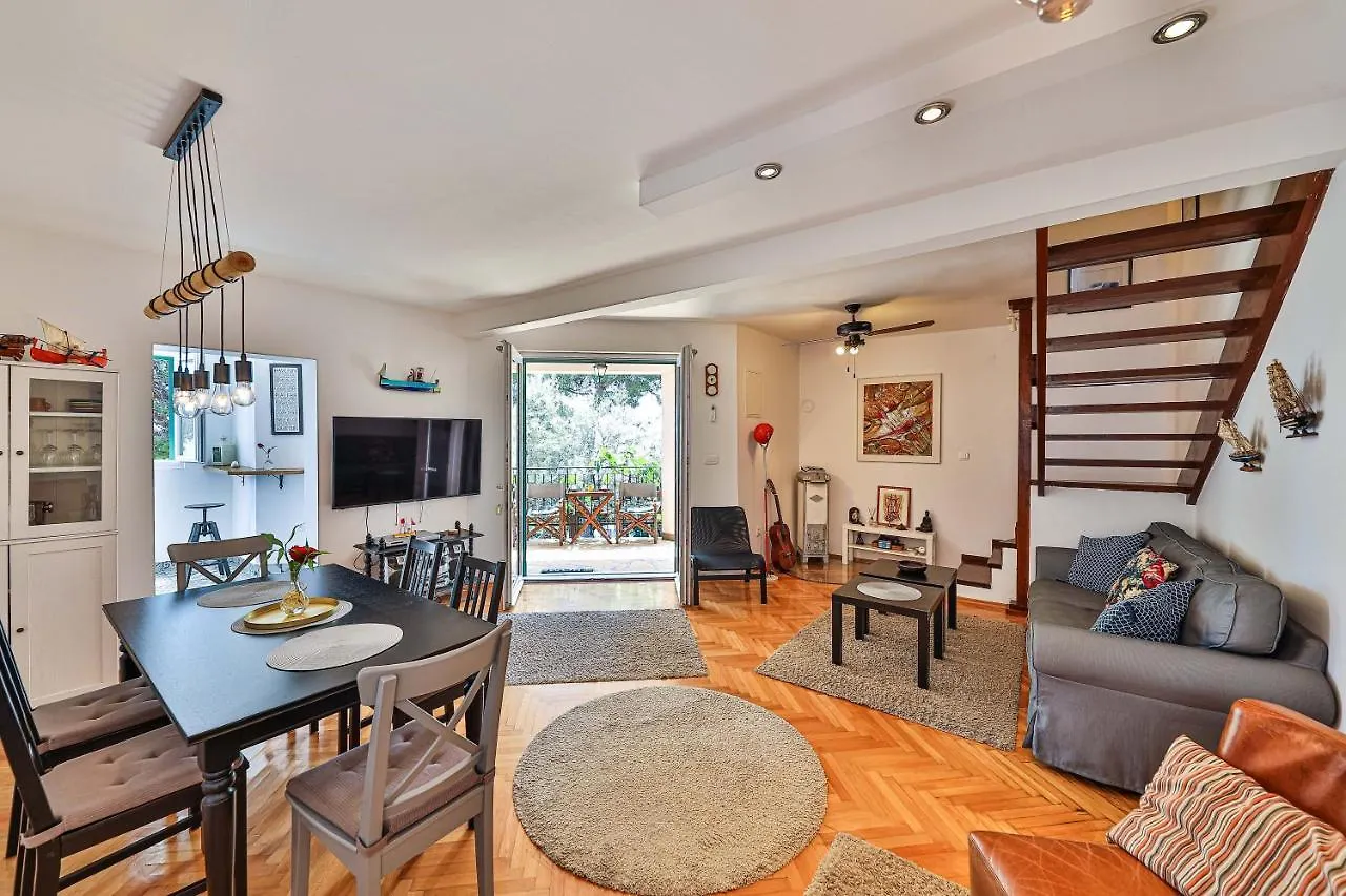 Luxury Villa - By The Sea, Summer Kitchen, Hot Tub, Sup, Boat, 5 Rooms, Wifi, Parking - Trogir Okrug Gornji