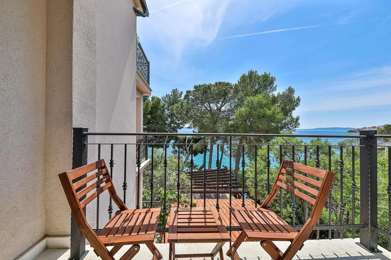 Luxury Villa - By The Sea, Summer Kitchen, Hot Tub, Sup, Boat, 5 Rooms, Wifi, Parking - Trogir Okrug Gornji 0*,  Croatia