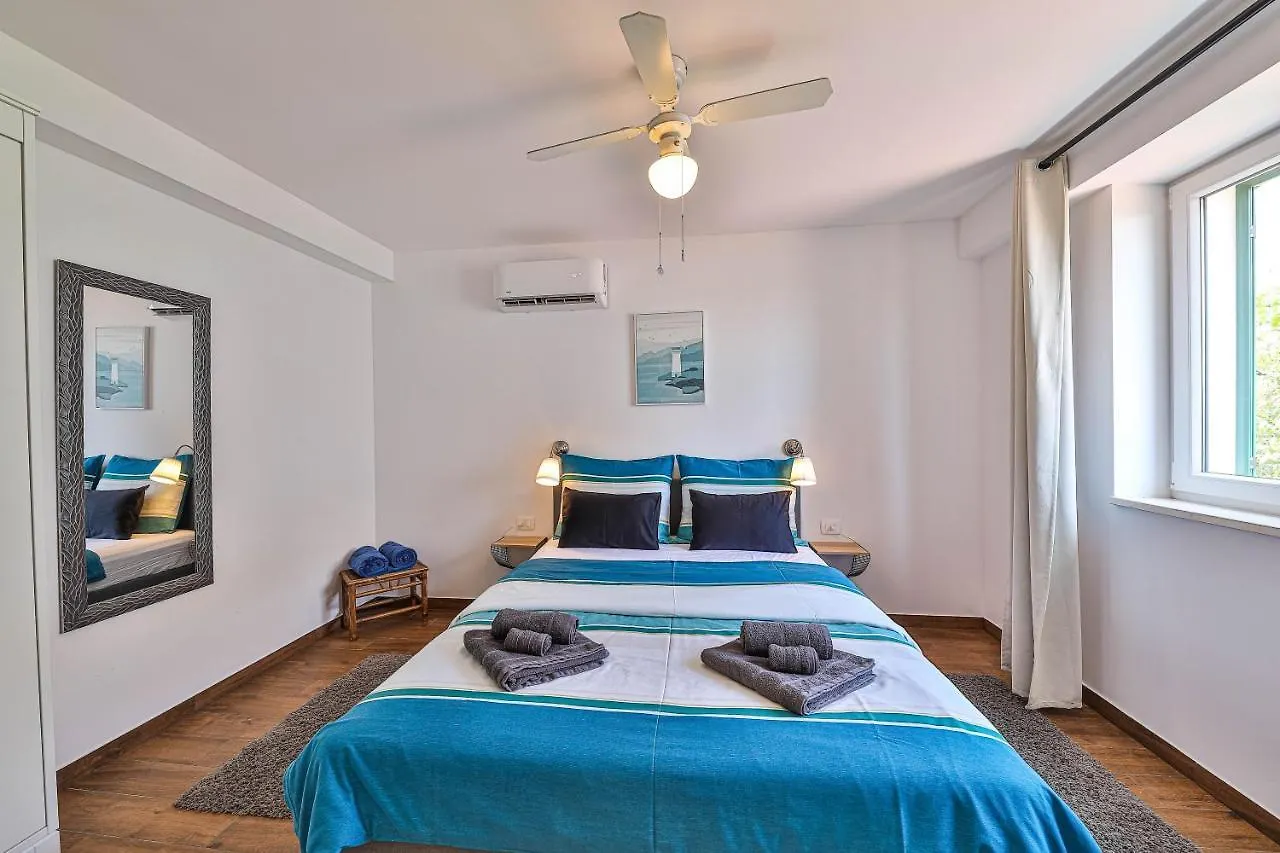Luxury Villa - By The Sea, Summer Kitchen, Hot Tub, Sup, Boat, 5 Rooms, Wifi, Parking - Trogir Okrug Gornji