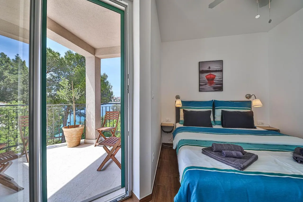 Luxury Villa - By The Sea, Summer Kitchen, Hot Tub, Sup, Boat, 5 Rooms, Wifi, Parking - Trogir Okrug Gornji