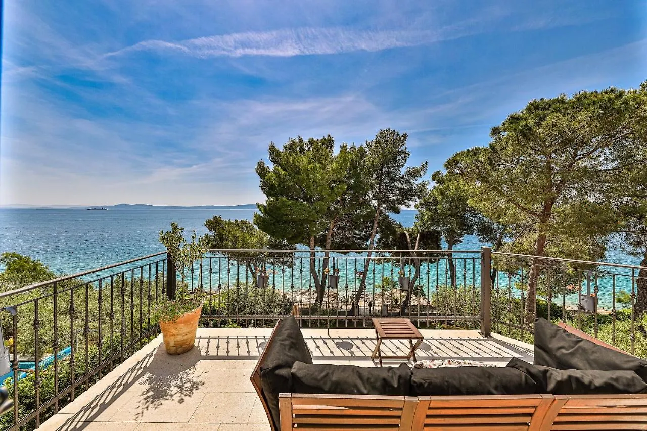 Luxury Villa - By The Sea, Summer Kitchen, Hot Tub, Sup, Boat, 5 Rooms, Wifi, Parking - Trogir Okrug Gornji