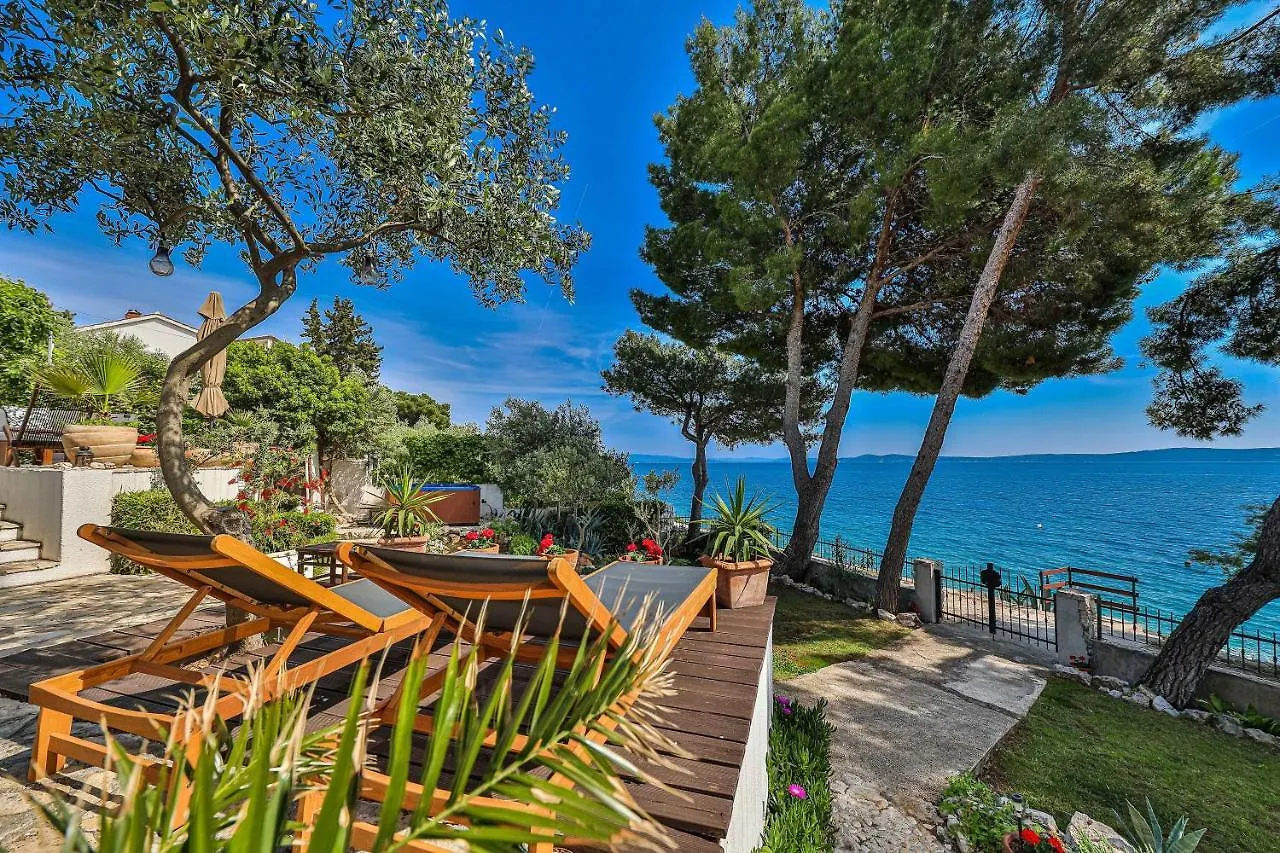 Luxury Villa - By The Sea, Summer Kitchen, Hot Tub, Sup, Boat, 5 Rooms, Wifi, Parking - Trogir Okrug Gornji Croatia
