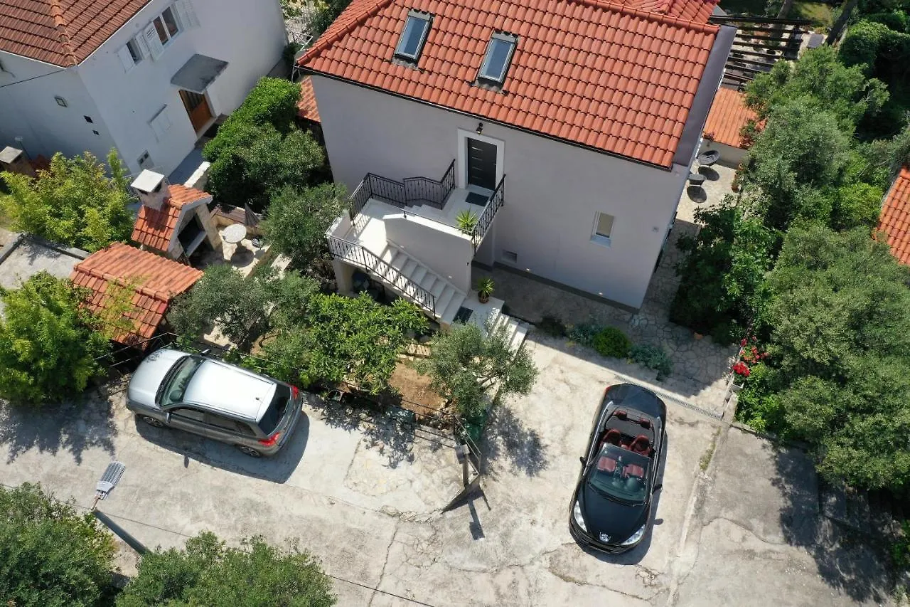Luxury Villa - By The Sea, Summer Kitchen, Hot Tub, Sup, Boat, 5 Rooms, Wifi, Parking - Trogir Okrug Gornji