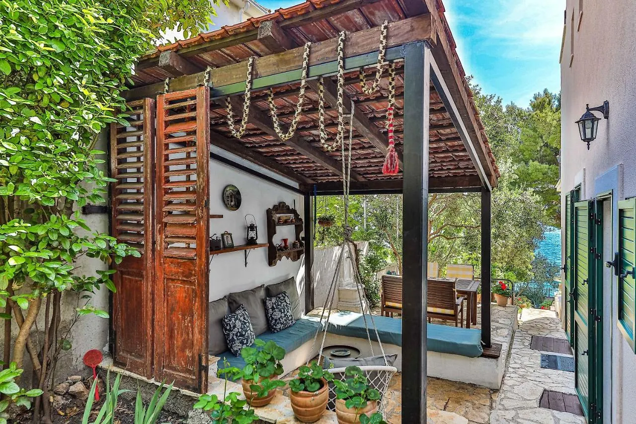Luxury Villa - By The Sea, Summer Kitchen, Hot Tub, Sup, Boat, 5 Rooms, Wifi, Parking - Trogir Okrug Gornji Croatia