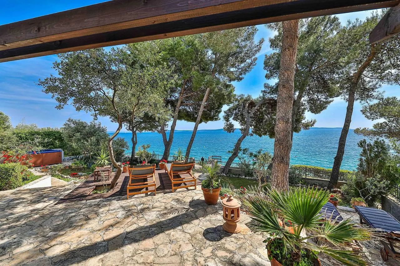 Luxury Villa - By The Sea, Summer Kitchen, Hot Tub, Sup, Boat, 5 Rooms, Wifi, Parking - Trogir Okrug Gornji