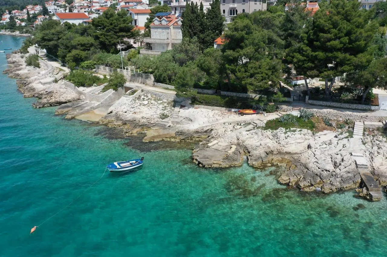 Luxury Villa - By The Sea, Summer Kitchen, Hot Tub, Sup, Boat, 5 Rooms, Wifi, Parking - Trogir Okrug Gornji Croatia