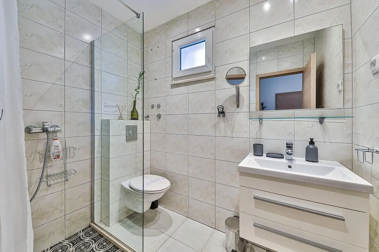 Luxury Villa - By The Sea, Summer Kitchen, Hot Tub, Sup, Boat, 5 Rooms, Wifi, Parking - Trogir Okrug Gornji 0*,  Croatia